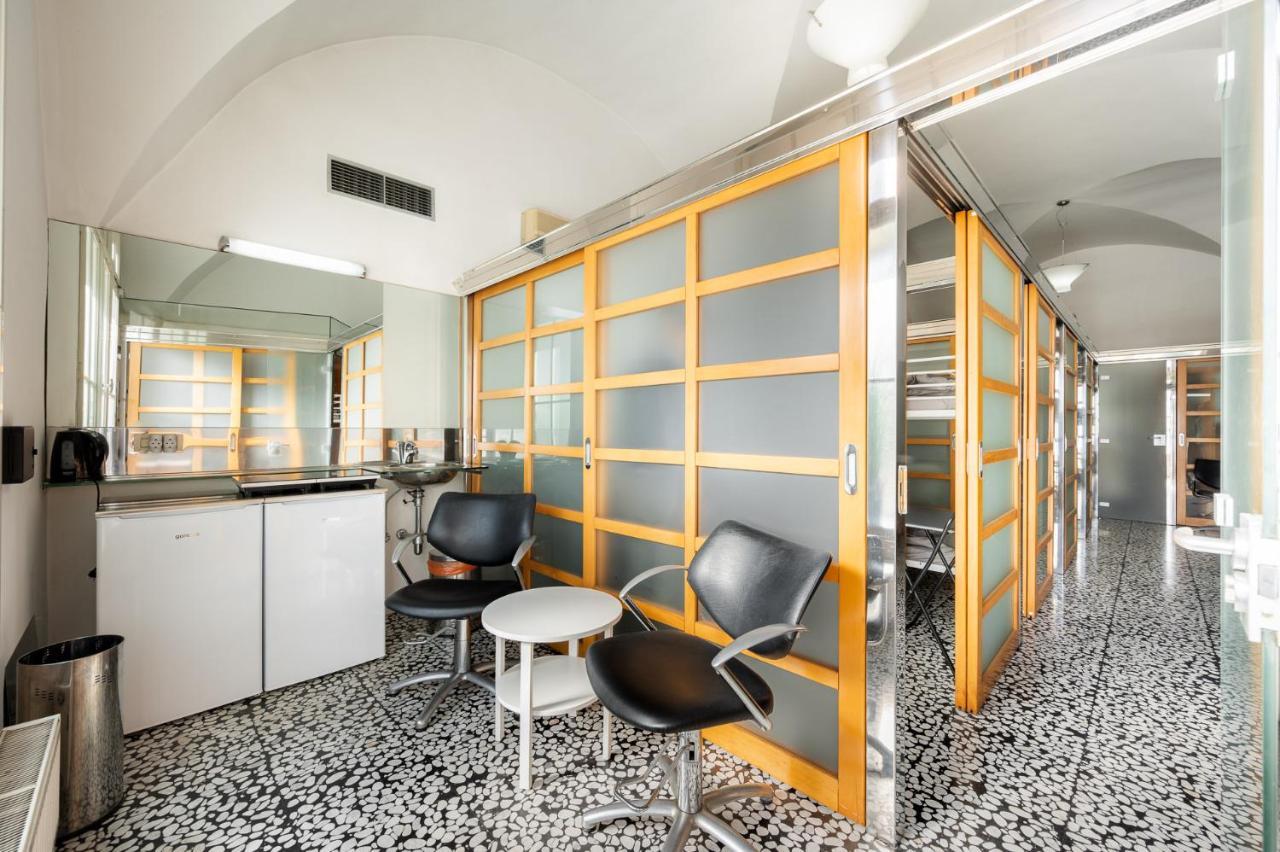 Hostel Hospitality House - H H H Ljubljana Eksteriør billede